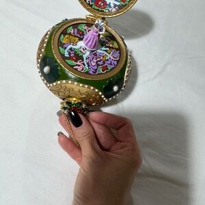 Anastasia musical jewelry box replica from Etsy